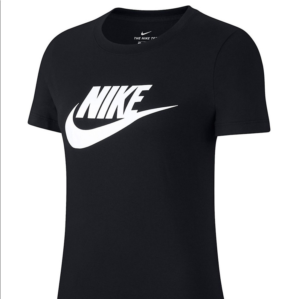 Women’s black Nike T-shirt small